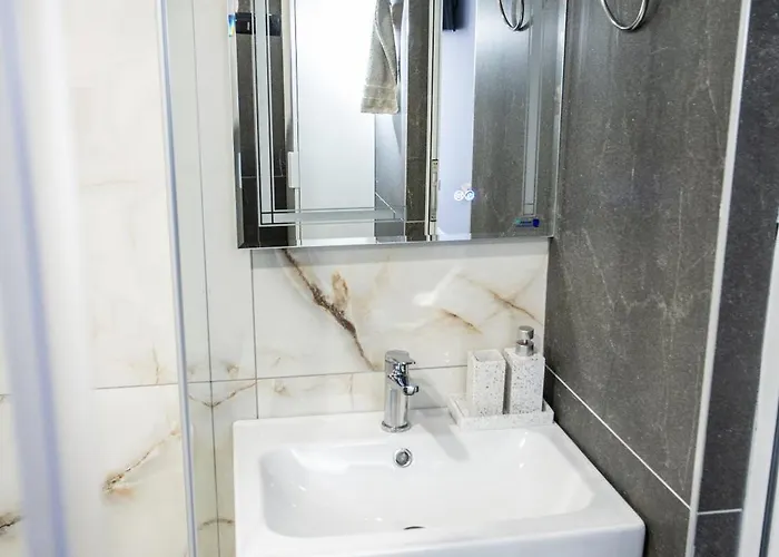 Balkan Tower Deluxe Ultra *